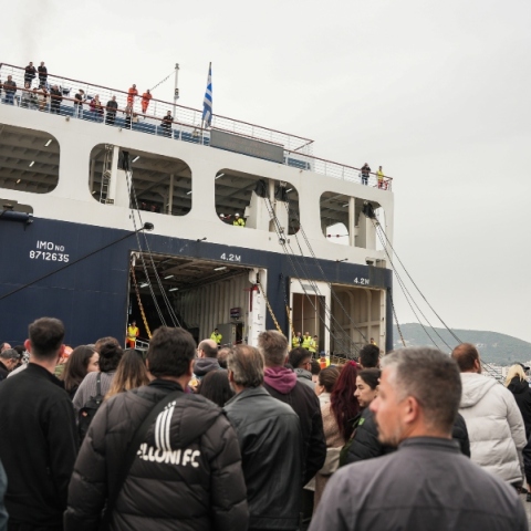 Πρωτομαγιά: Απεργιακό «μπλόκο» σε πλοία και λιμάνια με αφορμή την εορτασμό της 