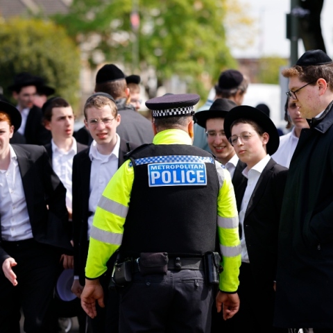 Βρετανία: Ο αντισημιτισμός αποτελεί «κατάσταση έκτακτης ανάγκης για την εθνική ασφάλεια»