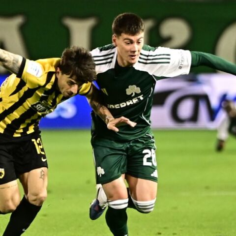 Παναθηναϊκός-ΑΕΚ 0-0: Άντεξε το «τριφύλλι» των 10 παιχτών, φαβορί για το πρωτάθλημα η «Ένωση»