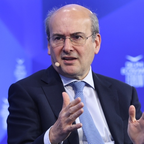 Κ. Χατζηδάκης: Πέντε αριστοτελικές αρχές απέναντι στα άκρα και τις ακρότητες