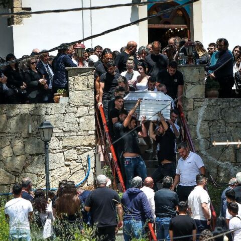 Κρήτη: Σε κλίμα οδύνης το τελευταίο αντίο στον 21χρονο - «Ήρθαν τώρα που τον σκότωσαν»