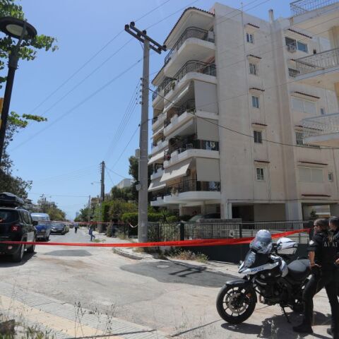 Η πολυκατοικία από την ταράτσα της οποίας πήδηξαν οι δύο 17χρονες