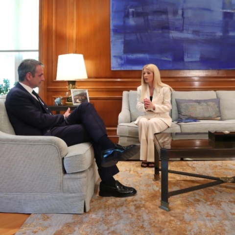 Συνάντηση Μητσοτάκη με Αννίτα Δημητρίου: Πιο ισχυροί από ποτέ οι δεσμοί μεταξύ της Ελλάδος και της Κύπρου 