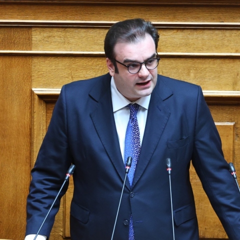 Πιερρακάκης για φορολογικό Ν/Σ: Διορθώνει αδικίες, στρεβλώσεις και μειώνει άδικα διοικητικά βάρη