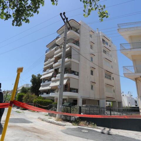 Τραγωδία στην Ηλιούπολη- Πέθανε και η δεύτερη 17χρονη που έπεσε στο κενό από ταράτσα
