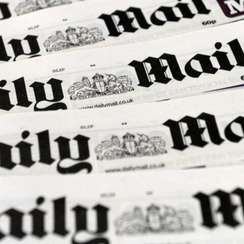 Καταγγελία βόμβα στη Daily Mail: «Τοξικό περιβάλλον» και σοβαρές κατηγορίες κατά διευθυντή