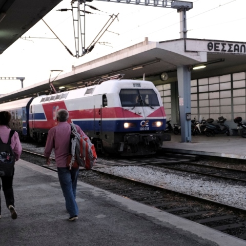 Τραγωδία στη Θεσσαλονίκη: Άνδρας σκοτώθηκε αφού πετάχτηκε μπροστά σε κινούμενο τρένο