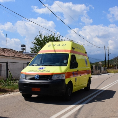 Τροχαίο στη Λάρισα: Δύο παιδιά και μία γυναίκα στο νοσοκομείο