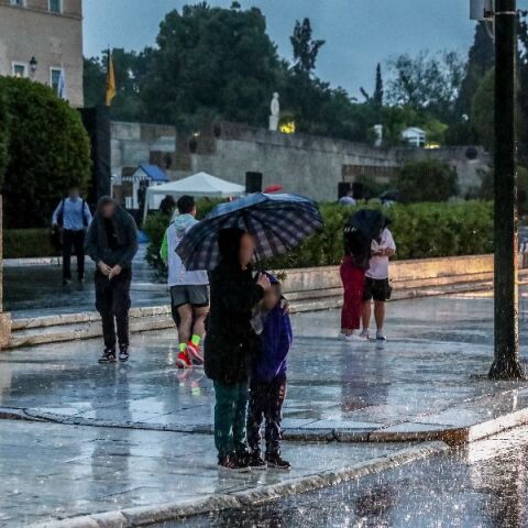 Καιρός: Προσωρινό «φρένο» στο καλοκαίρι - Καταιγίδες και βοριάδες μέχρι την Παρασκευή