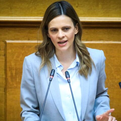 Αχτσιόγλου για Τσίπρα: Έχουμε να μιλήσουμε από το 2023