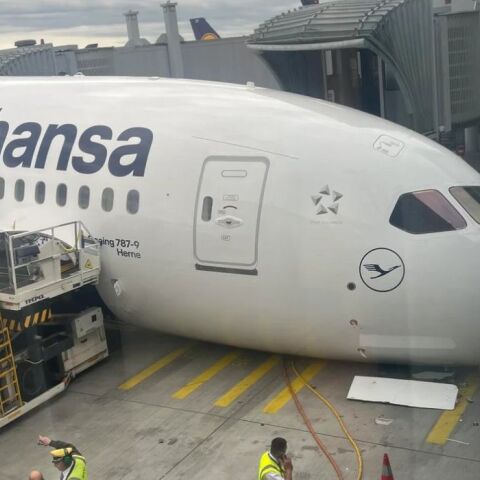 Lufthansa: Αεροσκάφος έξι μηνών κατέρρευσε στην πύλη αναχώρησης