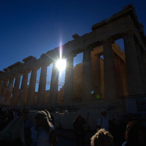 Γιατί Κομισιόν και ΟΟΣΑ δίνουν ψήφο εμπιστοσύνης στην ελληνική οικονομία