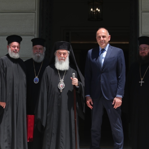 Γεραπετρίτης προς τον Πατριάρχη Ιεροσολύμων: Η Ελλάδα θα βρίσκεται στο πλευρό του Πατριαρχείου