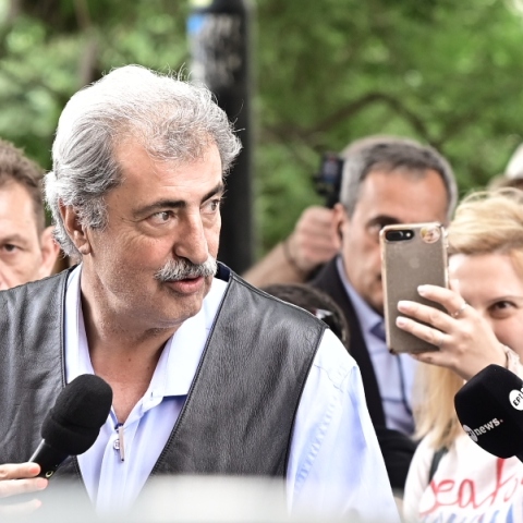 Πολάκης κατά ηγεσίας ΣΥΡΙΖΑ: Άτιμο να στηρίζεις άλλο κόμμα και να μην παραιτείσαι
