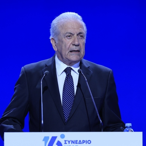 Ένταλμα σύλληψης για τον Αβραμόπουλο από τη βελγική Δικαιοσύνη