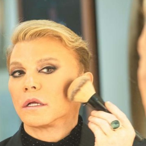 Τάκης Ζαχαράτος