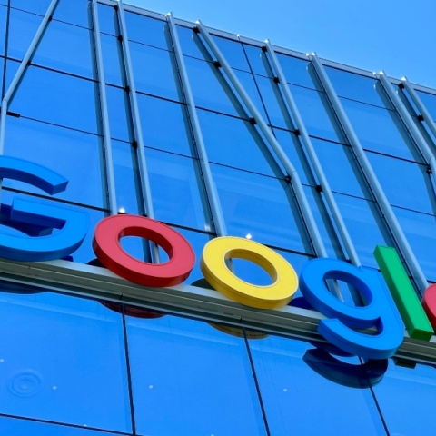 Πρόστιμο 1,5 δισ. δολαρίων στη Google για παραβίαση της αντιμονοπωλιακής νομοθεσίας	