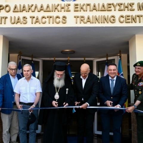 Ο Δένδιας στα εγκαίνια του Κέντρου Διακλαδικής Εκπαίδευσης Μη Επανδρωμένων Αεροχημάτων στην Τρίπολη