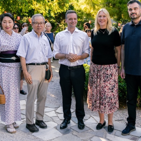 Από αριστερά προς δεξιά: ITO Misako, ITO Koichi, Πρέσβης της Ιαπωνίας στην Ελλάδα, Χάρης Δούκας, Δήμαρχος Αθηναίων, Janine Neuhaus, General Manager της JTI για Ελλάδα, Κύπρο, Μάλτα και Ισραήλ, Σίμος Σιδηρόπουλος, Corporate Affairs & Communications Director της JTI Hellas.