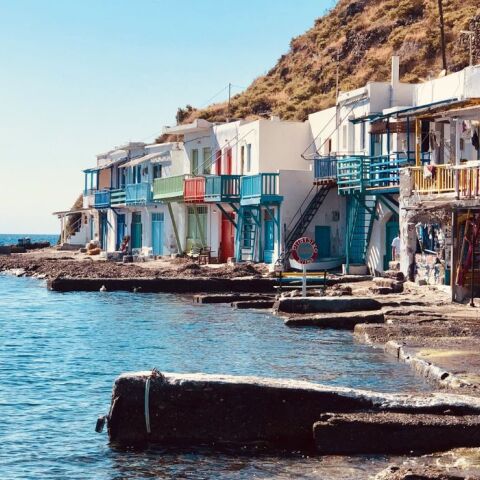 Η Μήλος μπροστά από τη Σαντορίνη - Η νέα παγκόσμια ταξιδιωτική κατάταξη 