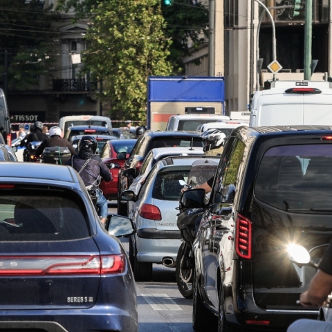 Τροχαίο στον Πειραιά: Σύγκρουση λεωφορείου με δύο ΙΧ με δύο τραυματίες