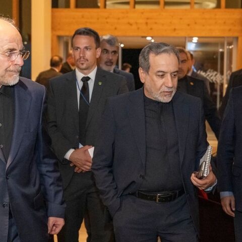 Ιράν: Εμφύλια σύγκρουση στους κόλπους του καθεστώτος – Οι «σκληροπυρηνικοί» μιλούν για «πραξικόπημα»