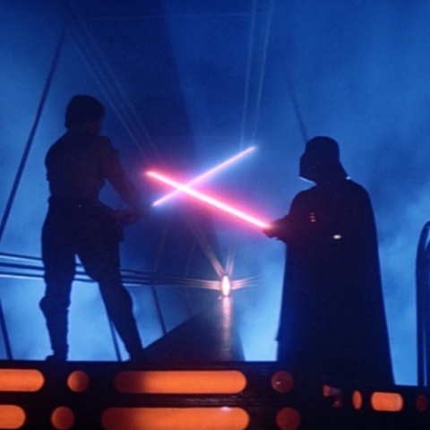 Star Wars: Το φωτόσπαθο του Μαρκ Χάμιλ έπιασε τιμή ρεκόρ σε δημοπρασία	