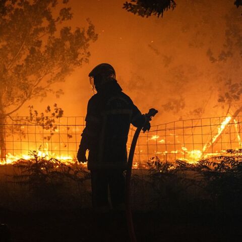 Γαλλία: Εκκένωση πρωτοφανούς κλίμακας στο Καπ Φερέ λόγω της ανεξέλεγκτης πυρκαγιάς