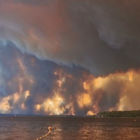 Σε απελπιστική κατάσταση η Γαλλία – Ανεξέλεγκτη πυρκαγιά κατευθύνεται προς το Μπορντό