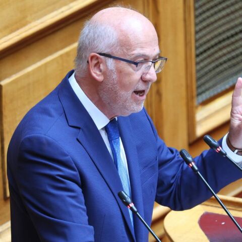 Φλωρίδης: Eπιχείρηση απαξίωσης της διαδικασίας αναθεώρησης από μια αντιπολίτευση που «αυτοδιαλύεται»