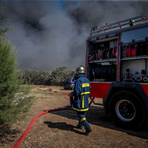 Λασίθι: Δύο πυροσβεστικά καταστράφηκαν ολοσχερώς στην πυρκαγιά