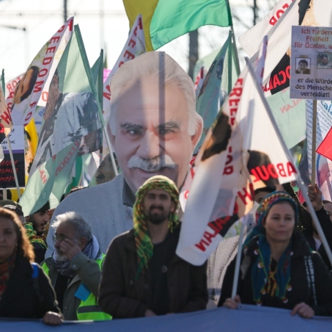 Τουρκία: Κατατέθηκε νομοσχέδιο για τη διάλυση και τον αφοπλισμό του PKK	