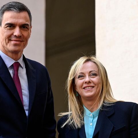 Στα άκρα η κόντρα Σάντσεθ και Μελόνι για τη Σένγκεν - Η Μαδρίτη απαντά με ελέγχους