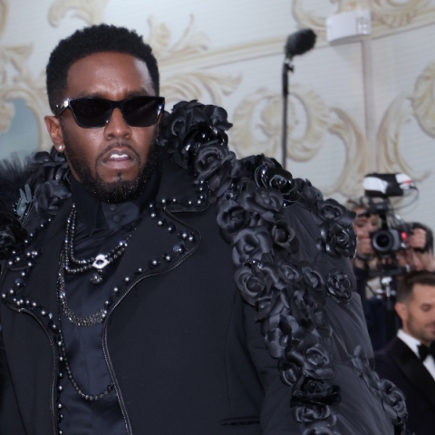 Οι εισαγγελείς συνδέουν τον Diddy με τη δίκη για τη δολοφονία του Tupac 