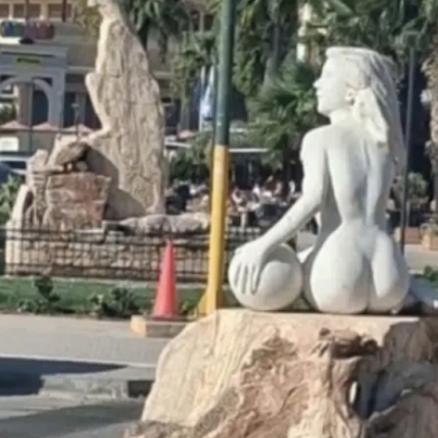 Αντιδράσεις για το άγαλμα με τη γυμνή γυναικεία μορφή στην προβλήτα του Λαυρίου
