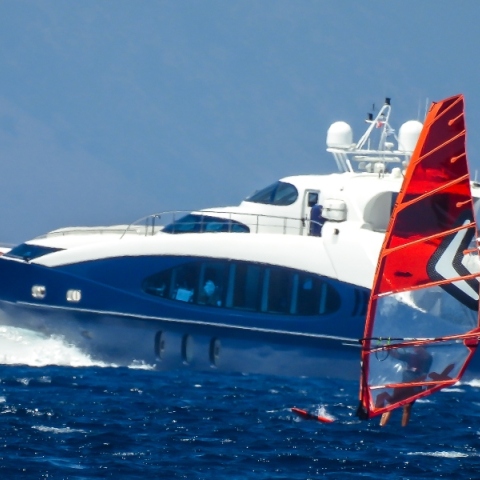 Καιρός: Ζέστη έως 37 βαθμούς, τοπικές καταιγίδες και αφρικανική σκόνη