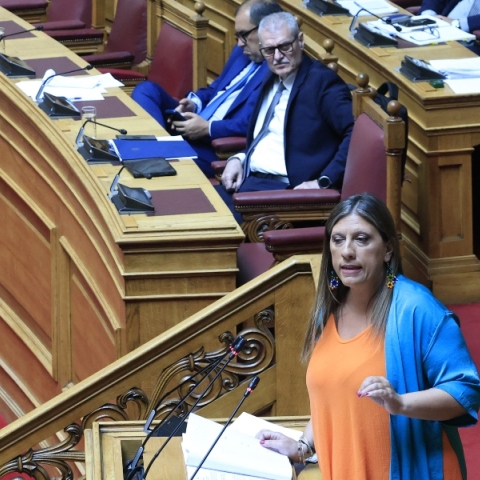 Βουλή – μύλος / Κωνσταντοπούλου: «Είστε τραμπούκος» - Κανέλλη: «Άντε από εκεί»	