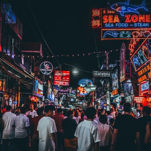 Η «Sin City» της Ταϊλάνδης υποδέχθηκε 5.000 Αμερικανούς ναύτες