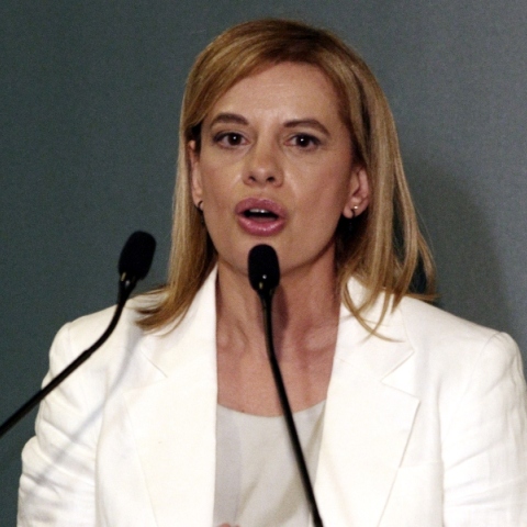 Αποχώρησε από το ΠΑΣΟΚ η Ρόζα Βρεττού με πυρά κατά Ανδρουλάκη