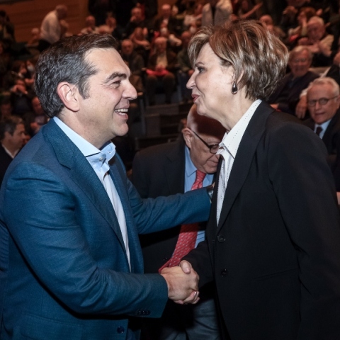 «Να παραδώσει την έδρα της»: Επίθεση ΣΥΡΙΖΑ σε Γεροβασίλη για προσχώρηση στην ΕΛ.Α.Σ. του Τσίπρα