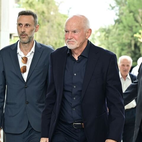 Κηδεία Μαργαρίτας Παπανδρέου: «Αγάπησε την Ελλάδα και πάλεψε γι' αυτήν» - Ο επικήδειος του Γιώργου Παπανδρέου