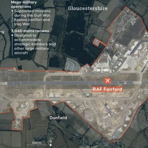 Explainer: Πέντε συλλήψεις κοντά στη βάση RAF Fairford στη Βρετανία – Τι έχει γίνει γνωστό μέχρι τώρα