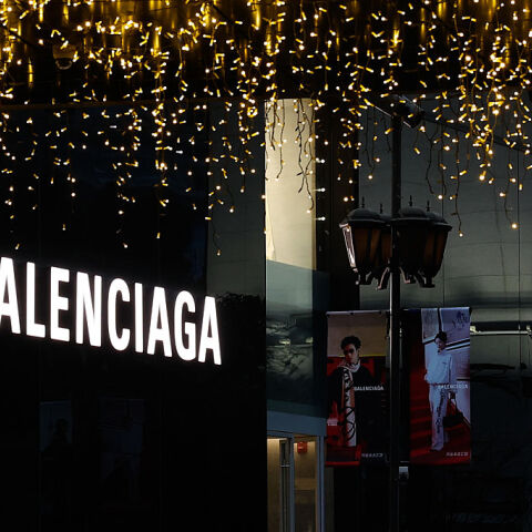 Balenciaga: Ο Πιερπάολο Πιτσόλι βάζει χρώμα και αφήνει πίσω τα chunky sneakers