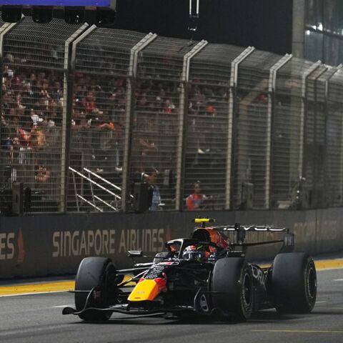 F1: Νέα νίκη για τον Φερστάπεν στη Σιγκαπούρη, «αγκαλιάζει» τον τίτλο ο Αντονέλι