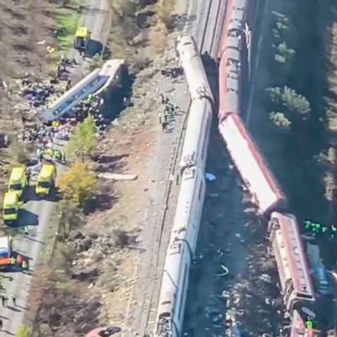 Σύγκρουση τρένων στην Ισπανία: Eξετάζεται το ενδεχόμενο ανθρώπινου λάθους - Στους 68 ανέρχονται οι νεκροί