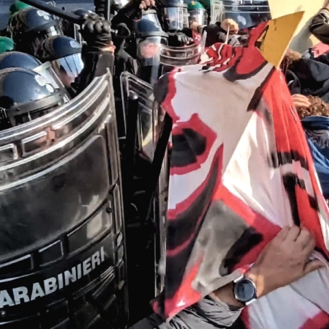 Ιταλία: Διαδηλώσεις και πορείες σε όλες τις μεγάλες πόλεις κατά της ακρίβειας και των εξοπλισμών	