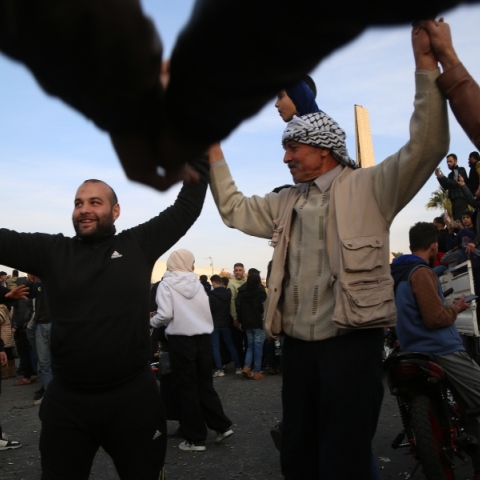 Σύριοι πανηγυρίζουν την πτώση του καθεστώτος Άσαντ