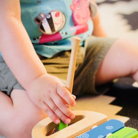 Ο Δήμος Αθηναίων εντάσσεται στο πρόγραμμα «Νταντάδες της Γειτονιάς»