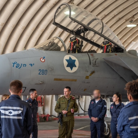 αεροπλανο, πιλοτοι, στρατιωτες