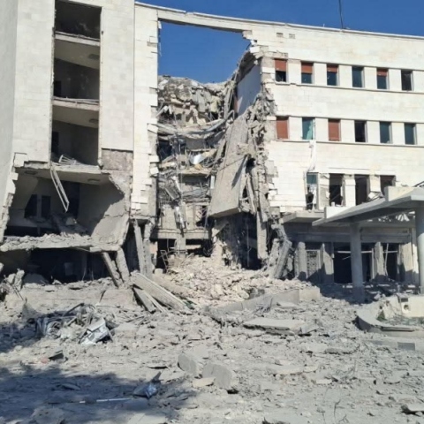 Το κτίριο του συριακού υπουργείου άμυνας μετά τον ισραηλινό βομβαρδισμό